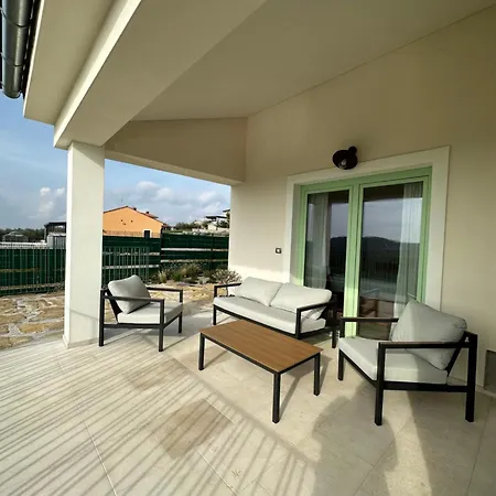 Vila Olivia *